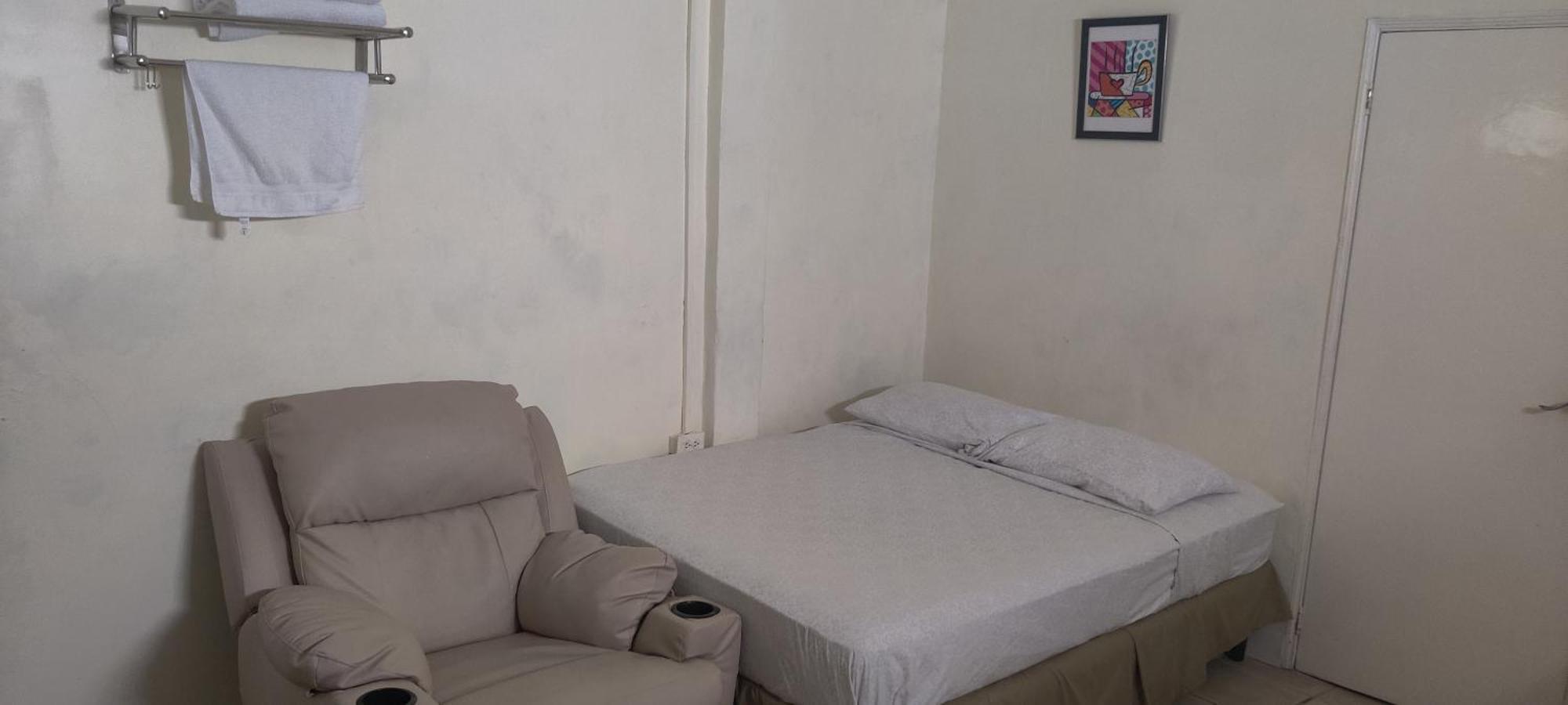 วู้ดบรูค ออน ดิ อเวนิว Bed & Breakfast Port of Spain ภายนอก รูปภาพ