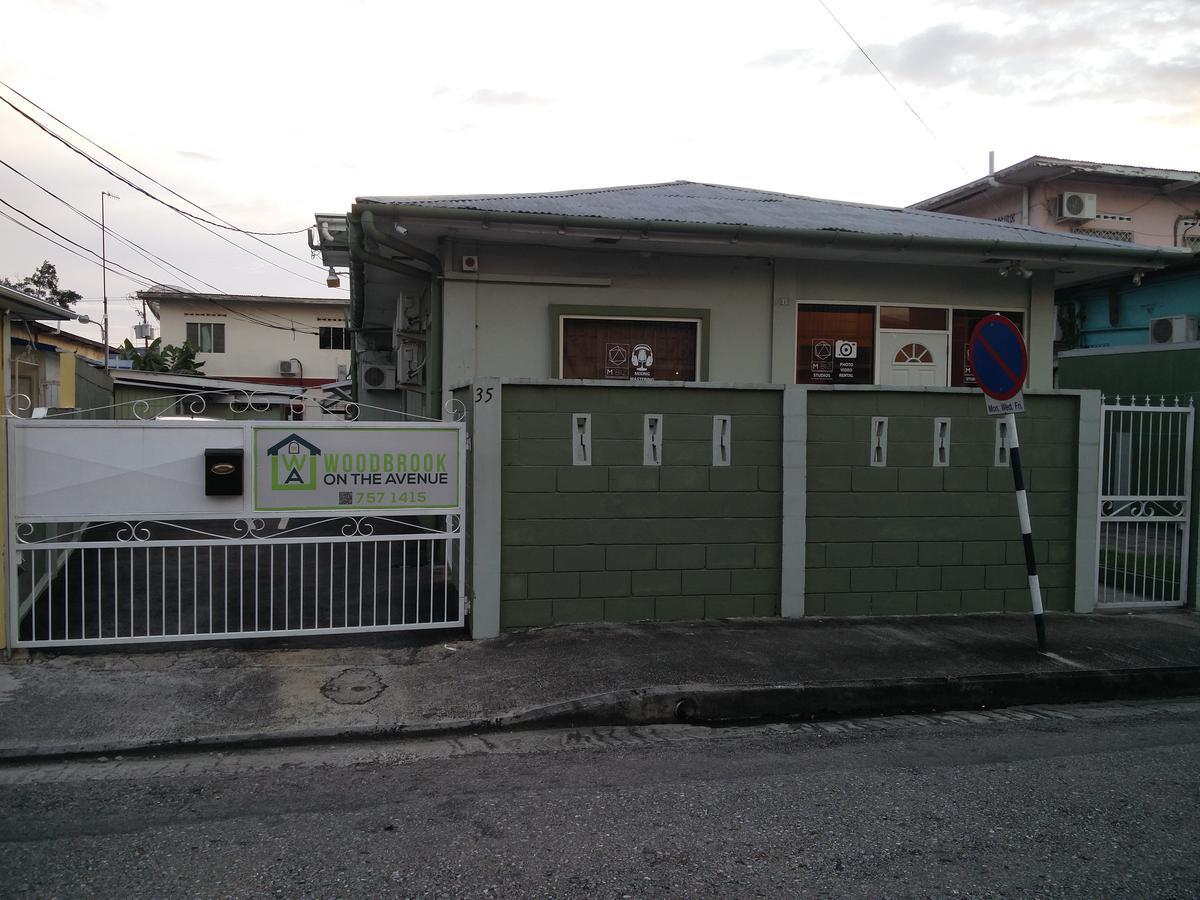 วู้ดบรูค ออน ดิ อเวนิว Bed & Breakfast Port of Spain ภายนอก รูปภาพ