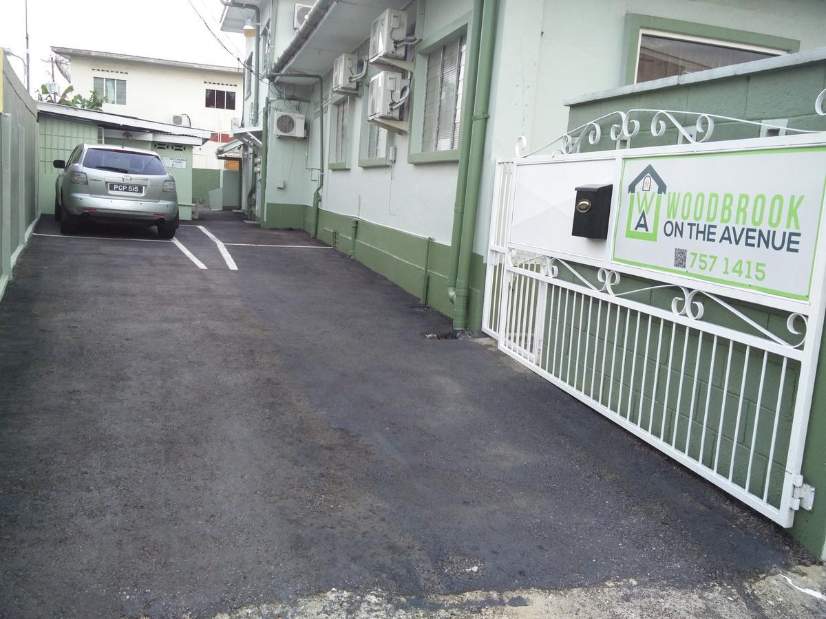 วู้ดบรูค ออน ดิ อเวนิว Bed & Breakfast Port of Spain ภายนอก รูปภาพ