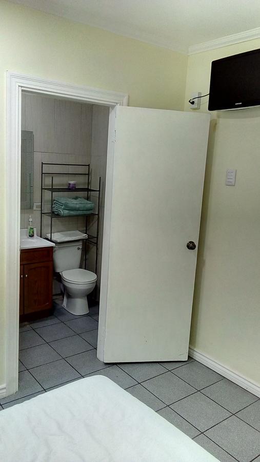 วู้ดบรูค ออน ดิ อเวนิว Bed & Breakfast Port of Spain ภายนอก รูปภาพ