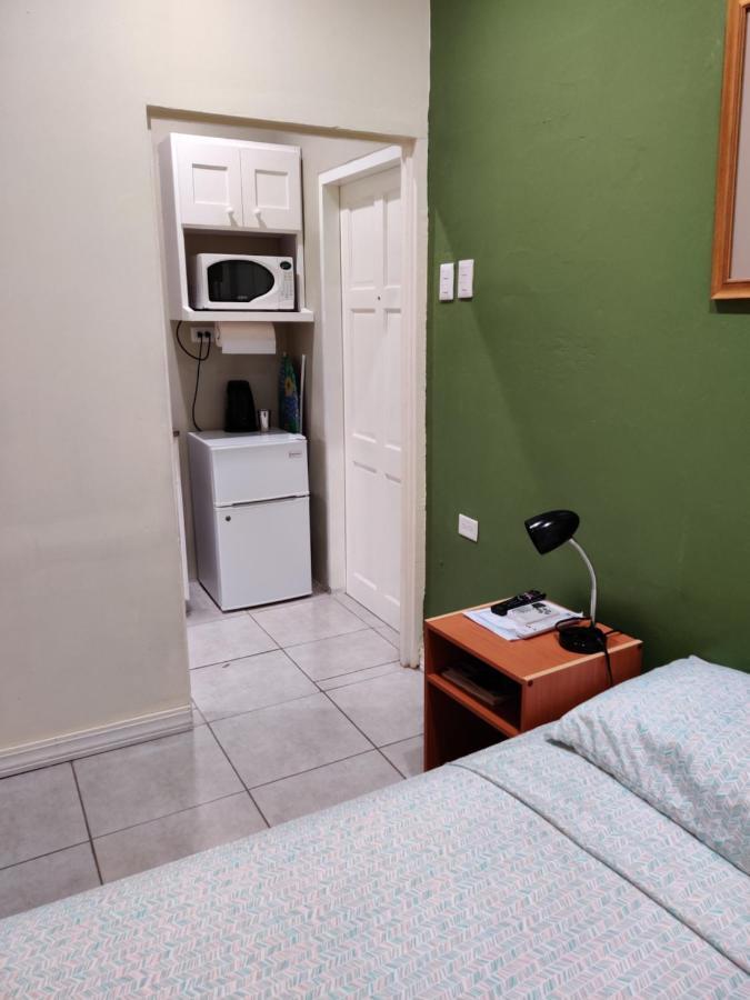 วู้ดบรูค ออน ดิ อเวนิว Bed & Breakfast Port of Spain ภายนอก รูปภาพ