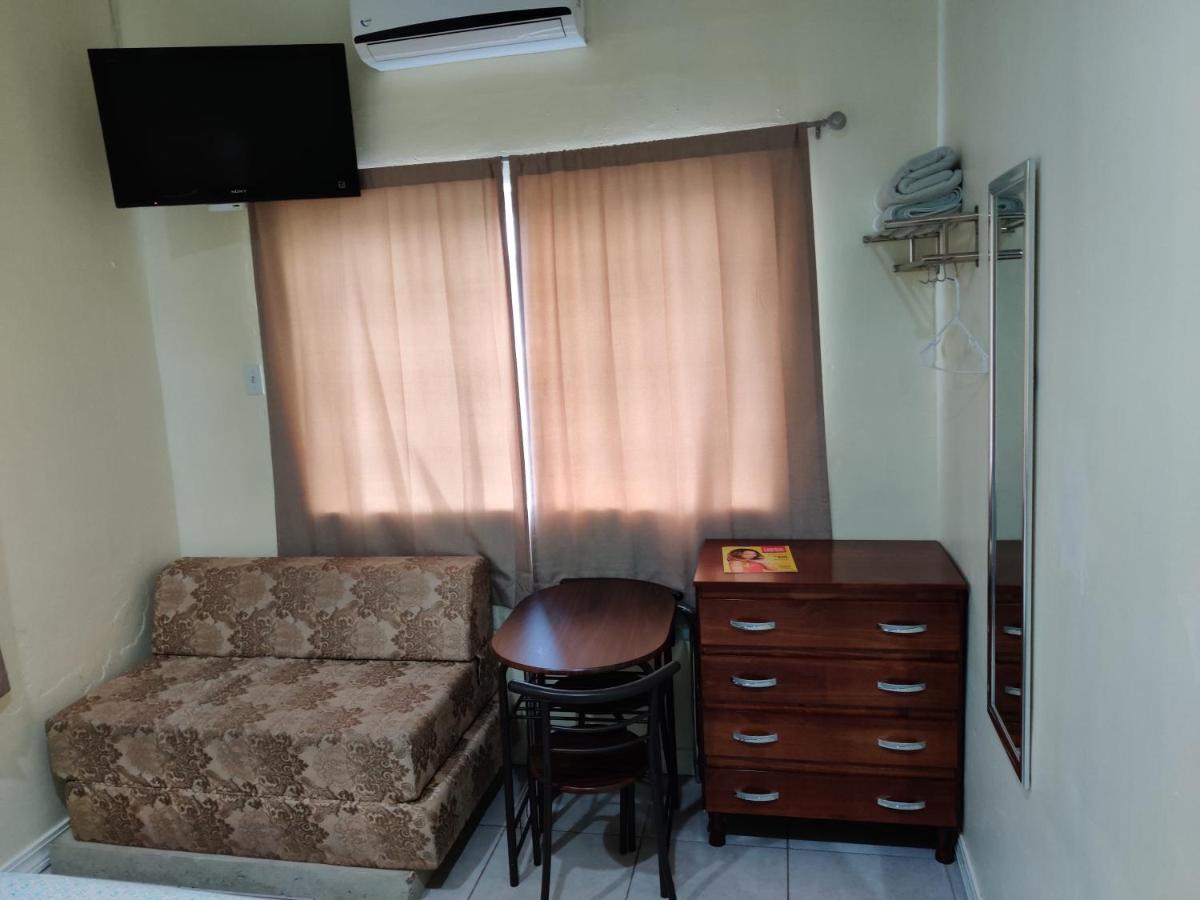 วู้ดบรูค ออน ดิ อเวนิว Bed & Breakfast Port of Spain ภายนอก รูปภาพ