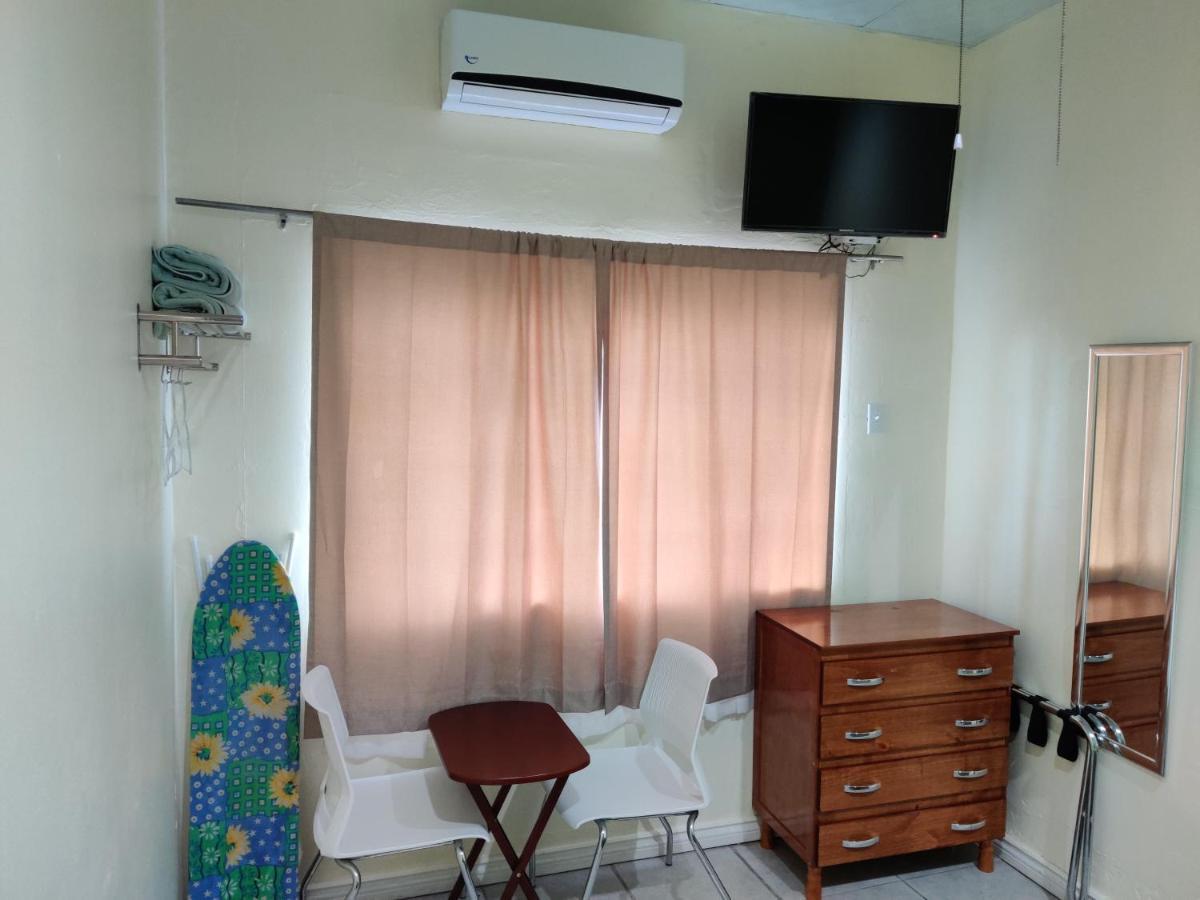 วู้ดบรูค ออน ดิ อเวนิว Bed & Breakfast Port of Spain ภายนอก รูปภาพ